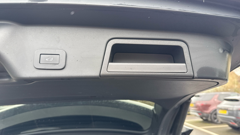 Land Rover Range Rover Evoque 2.0 P250 R-Dynamic SE 5dr Auto Petrol Hatchback